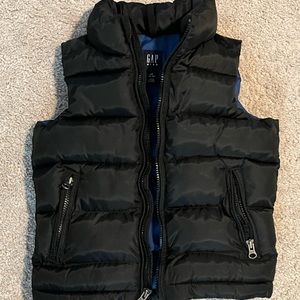 Gap puffer vest, size 4/5 T, black